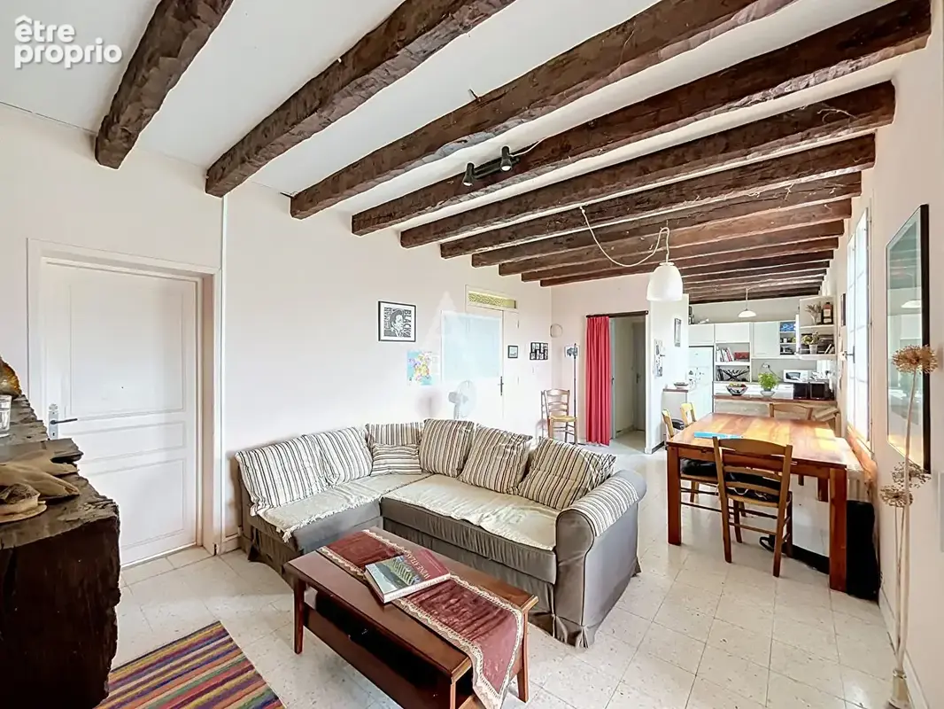 Maison familiale de 3 chambres avec piscine, jolie vue dégagée et 5 766m² de terrain. - photo 5