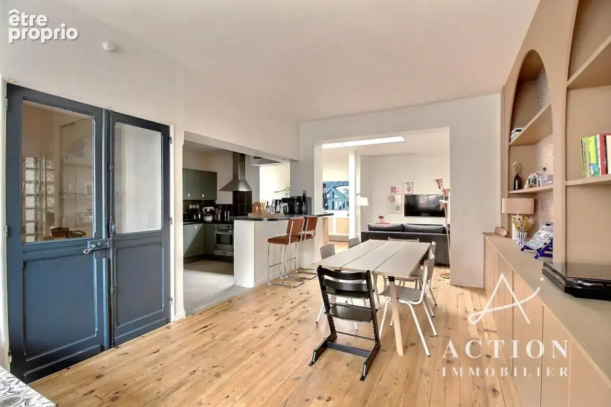 LILLE - Appartement T4 de 137M² avec GARAGE & CAVE - photo 4