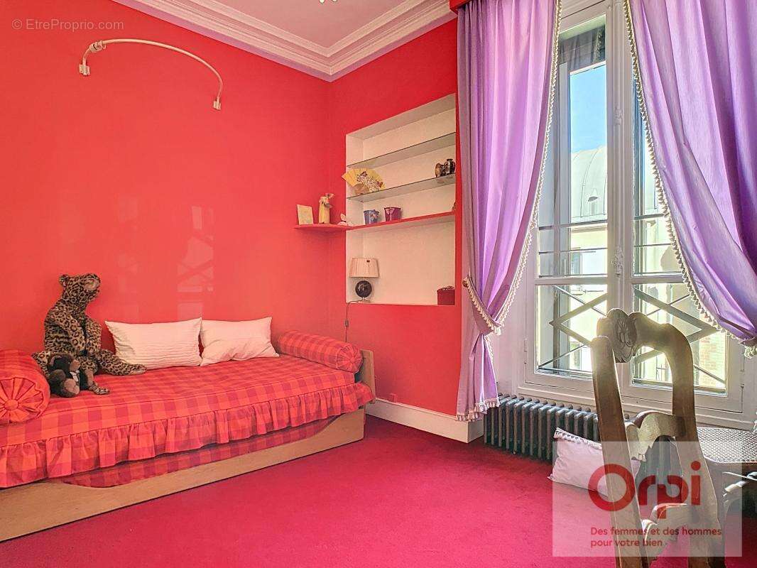 Maison à ISSY-LES-MOULINEAUX