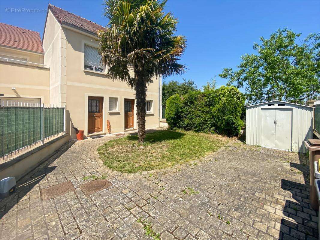 Maison de 4 pièces de 100 m² à Saint-Cyr-l'École - photo 10