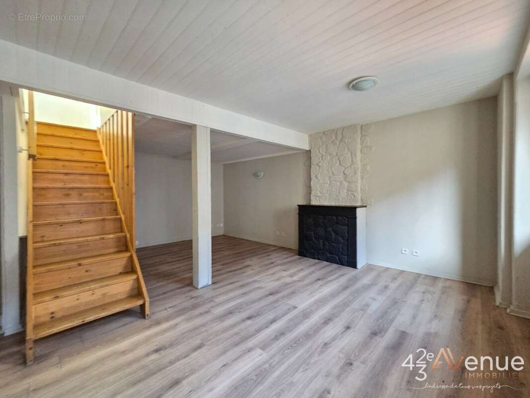 Appartement à SAINT-ETIENNE