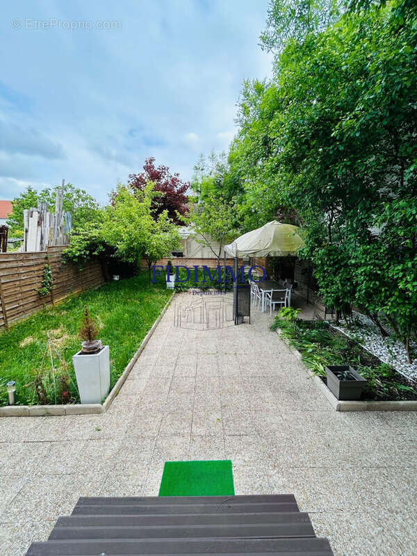 Maison à CHENNEVIERES-SUR-MARNE