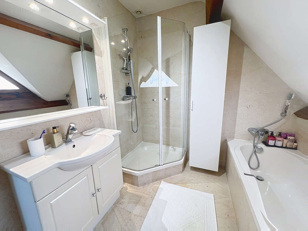 Maison à PARAY-VIEILLE-POSTE