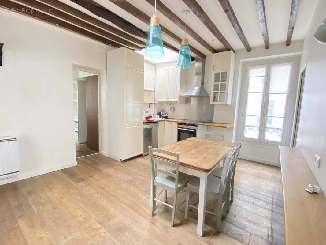 Appartement à PARIS-17E