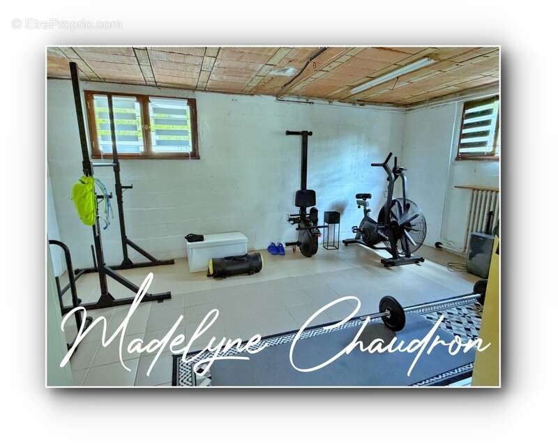 BOURAY-SUR-JUINE – Maison familiale de 120 m² – Terrain de 900 m² – Piscine – Jacuzzi – Sous-sol total – Aucun travaux - photo 21