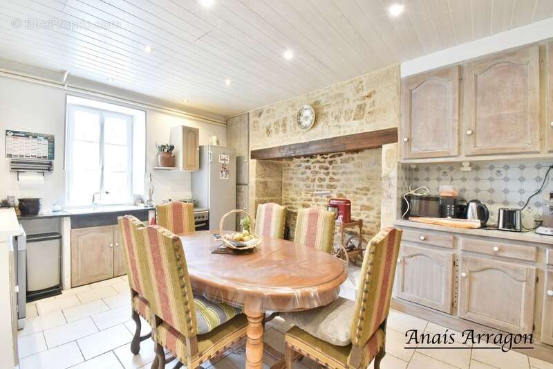 Maison à SAINT-FRONT-SUR-LEMANCE