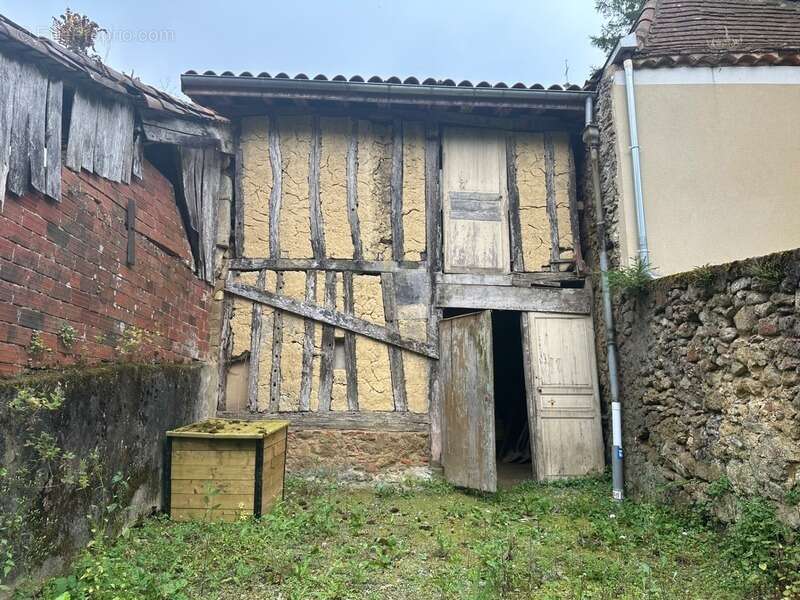Maison à LUPIAC