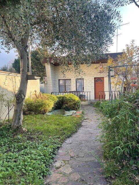 Maison à LE BLANC-MESNIL