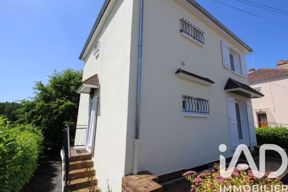 Photo 4 - Maison à COULANGES-LES-NEVERS