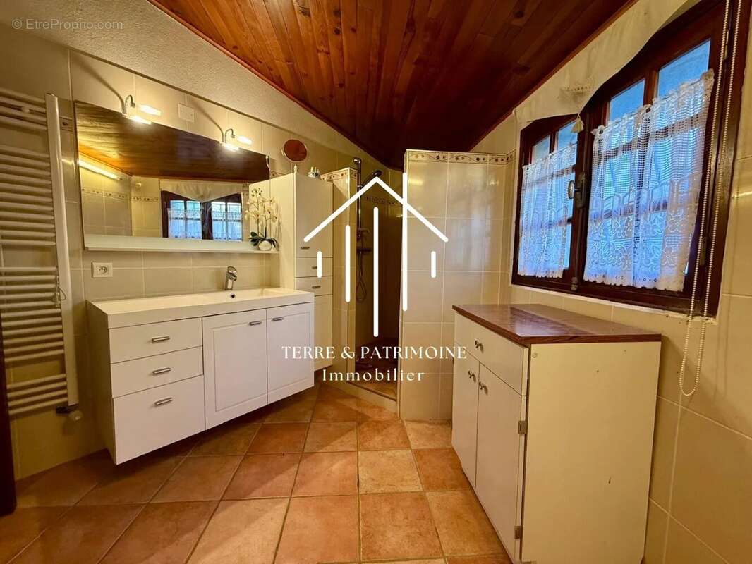 Maison à VALLON-PONT-D'ARC