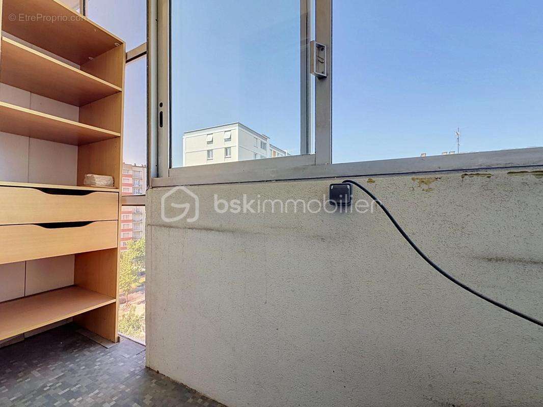 Appartement T5 (en T4) au DERNIER ÉTAGE avec balcon + cave - photo 10