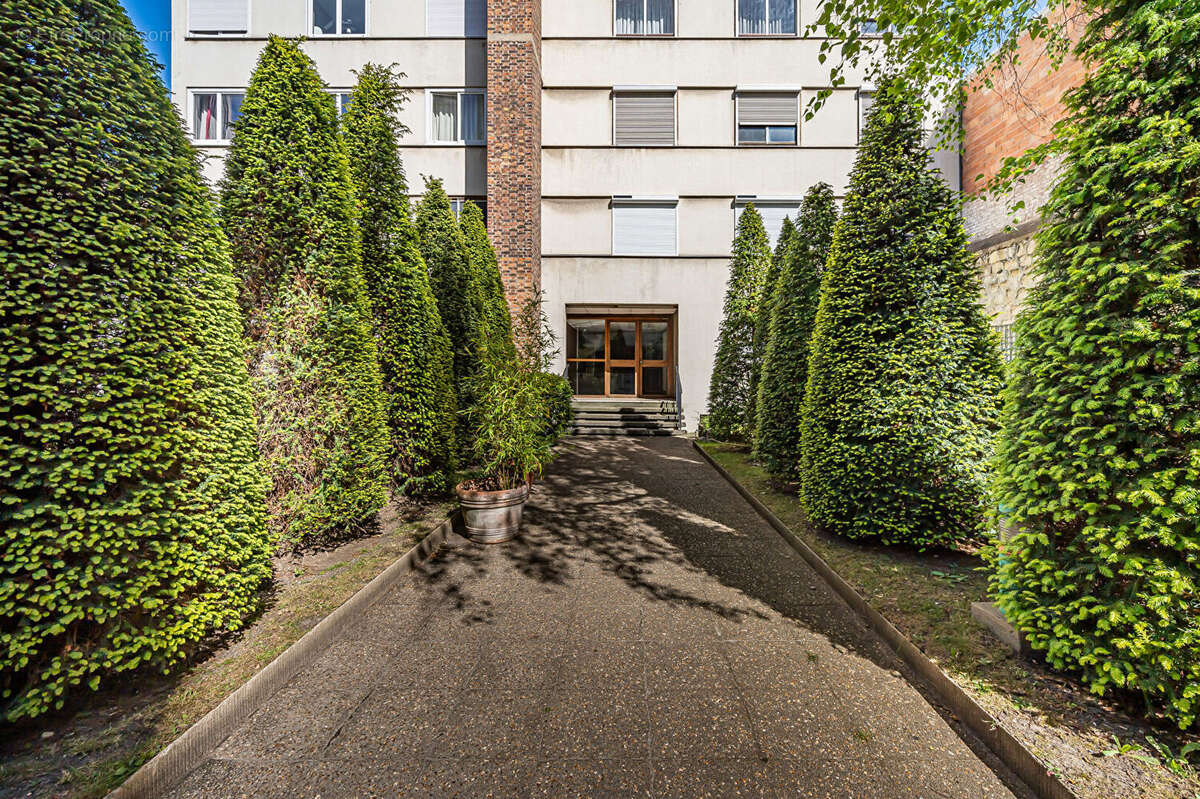 Montrouge - Appartement 5P - terrasse - cave - parking - photo 9
