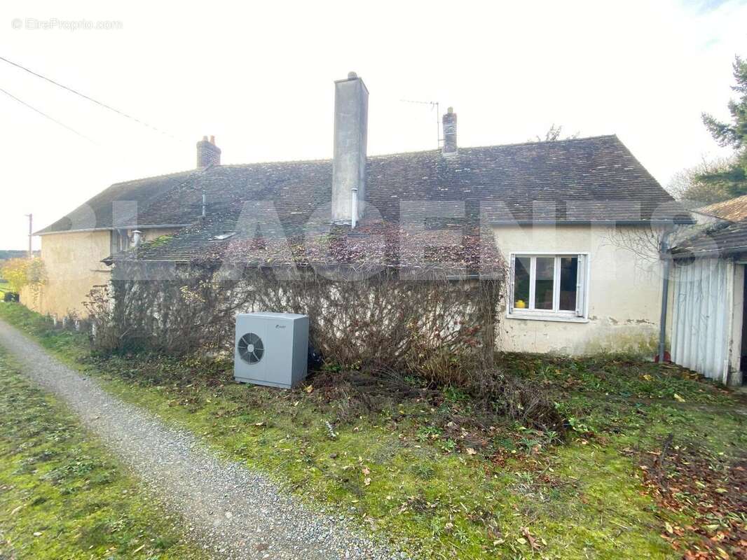 WhatsApp Image 2025-12-09 à 08 - Maison à YVRE-LE-POLIN