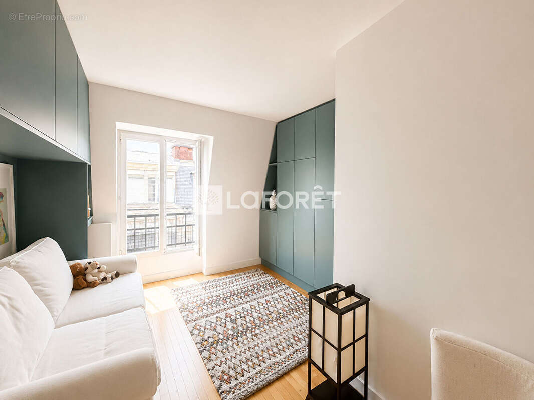 Appartement à PARIS-17E