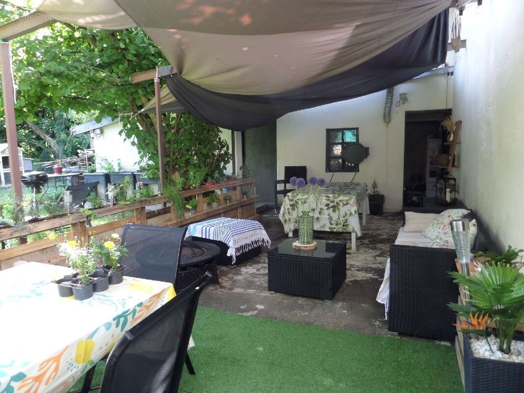 Maison à VOUJEAUCOURT