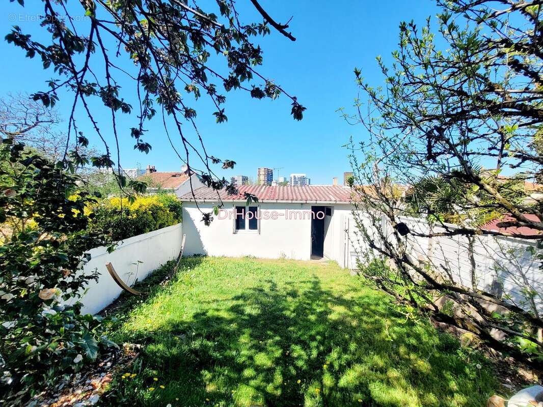 Maison à SAINT-SEBASTIEN-SUR-LOIRE