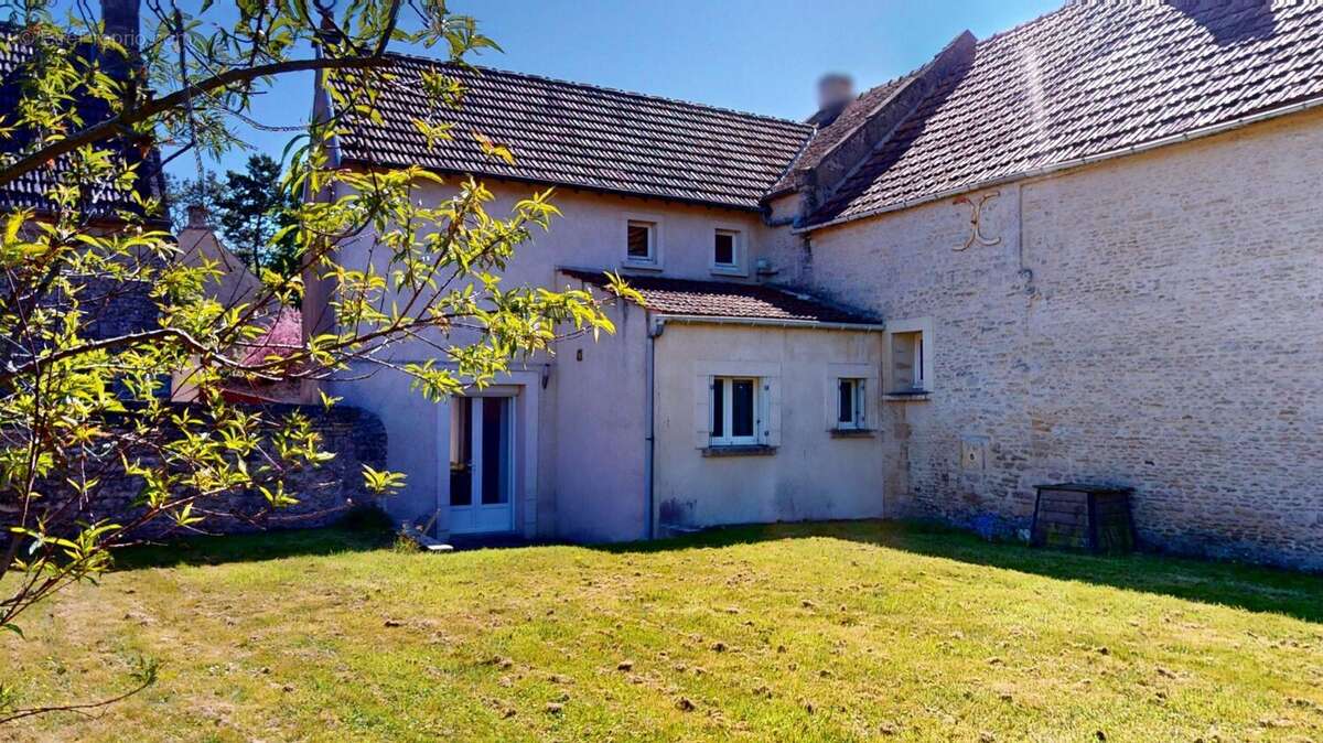 Maison à BASLY