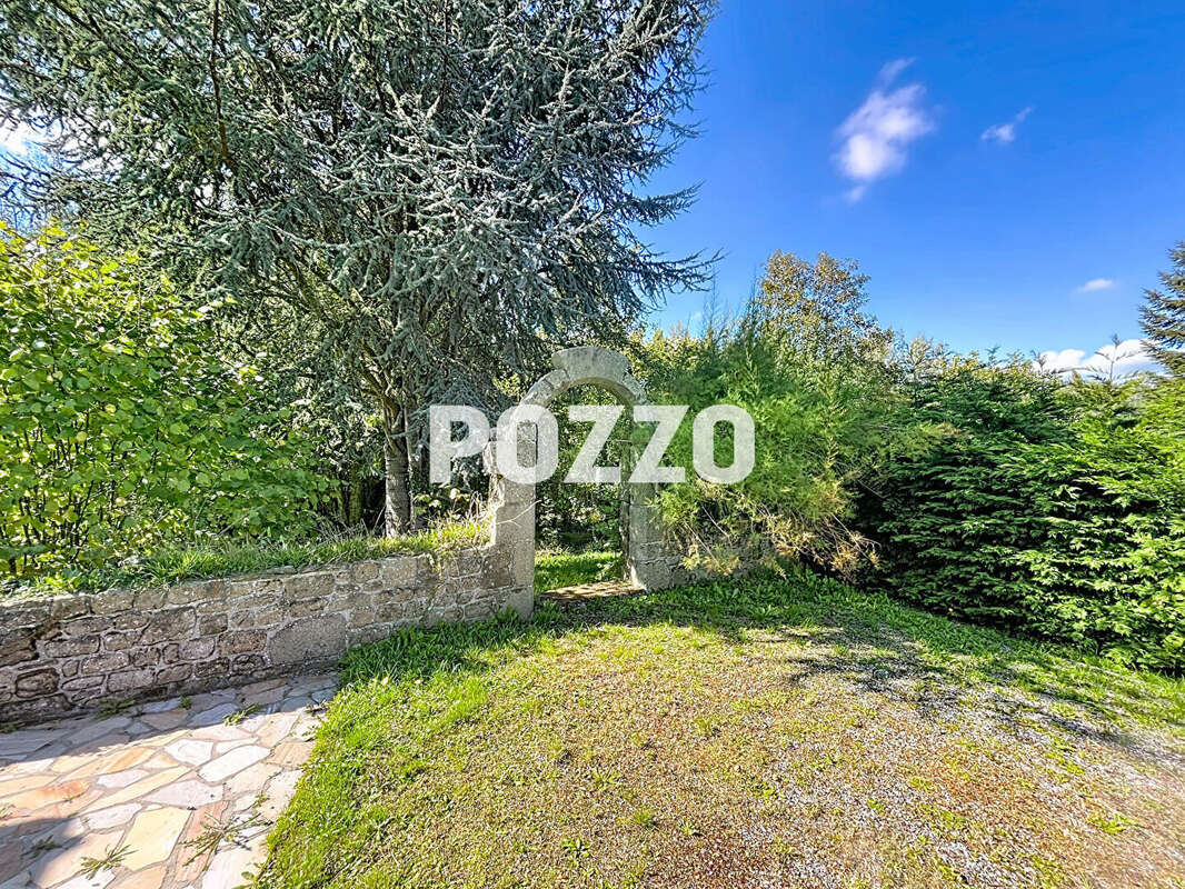 Maison à SAINT-SEVER-CALVADOS