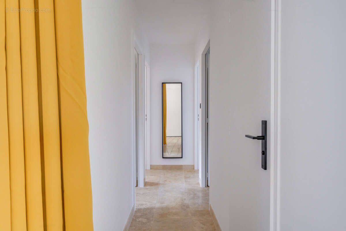 Maison à MONTLIEU-LA-GARDE