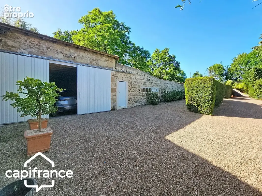 Saint-Martin-de-Sanzay (79) – Maison en pierre rénovée 203 m² – vie de plain-pied – studio indépendant – dépendances – terrain 4 - photo 18