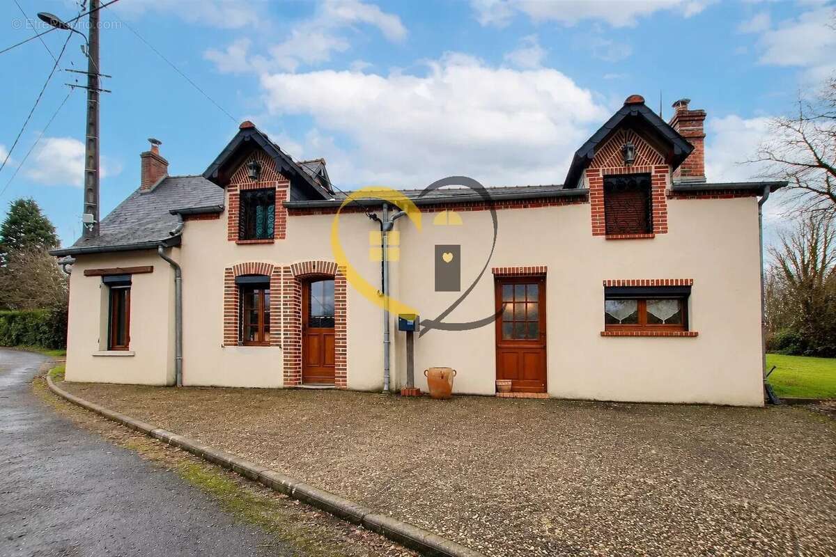 Maison à IVOY-LE-PRE