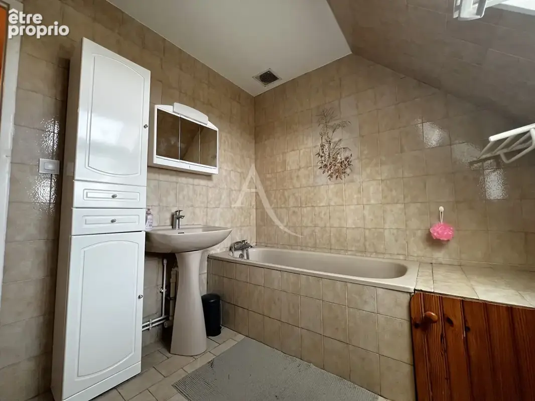 Maison de 108 m² avec 4 chambres, garage et cave - Lux - photo 14