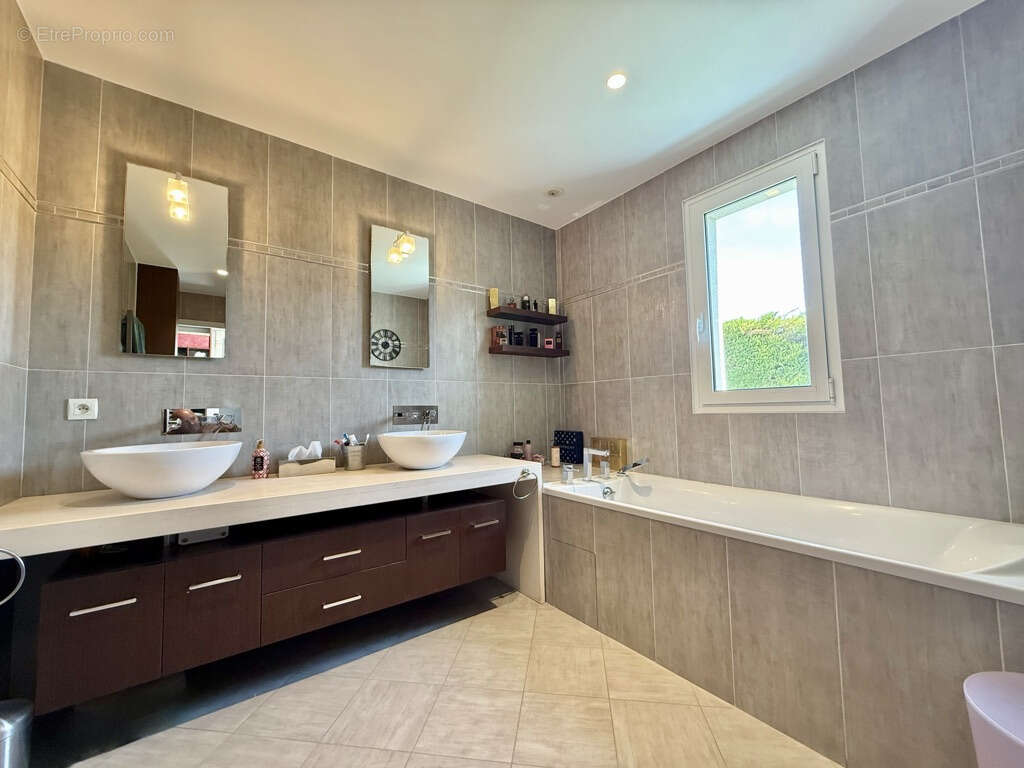 Maison à SAINT-MARCEL-LES-VALENCE