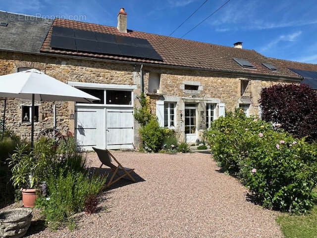 Maison à POUQUES-LORMES