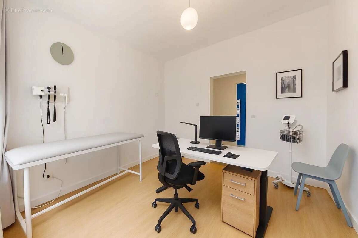 Commerce à PARIS-10E