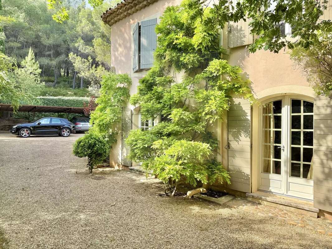 Maison à LE THOLONET
