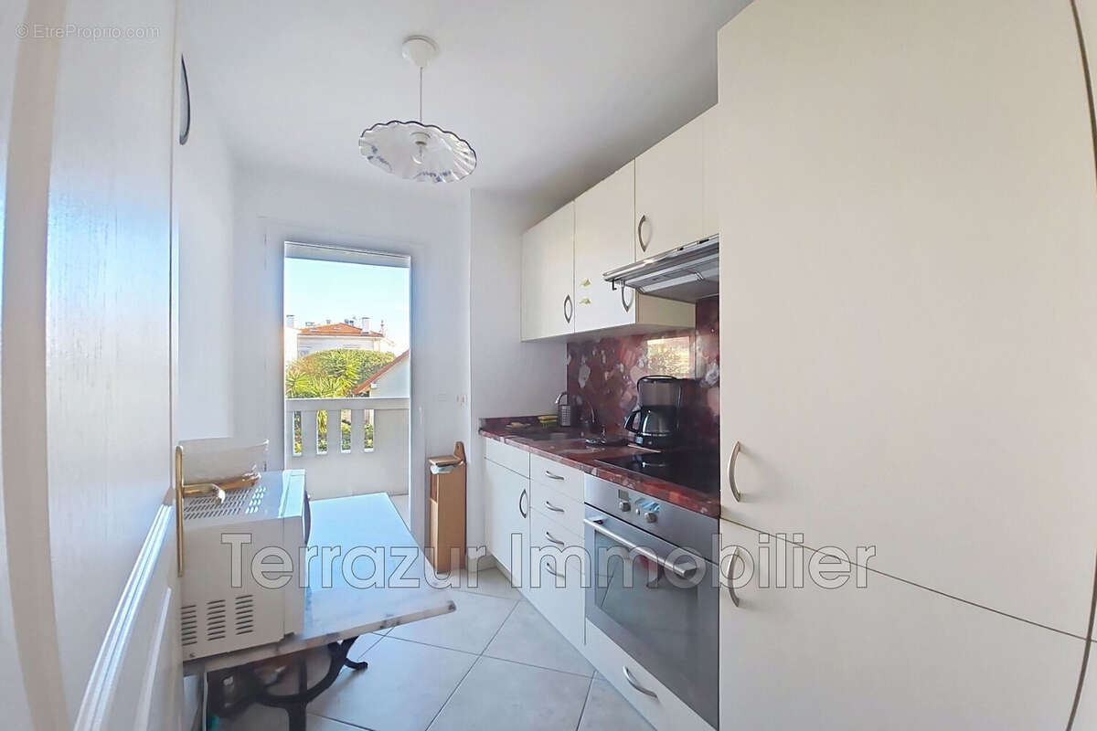 Appartement à VALLAURIS