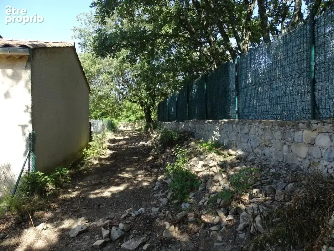 Lussan - Terrain à bâtir de 600 m² en secteur naturel - photo 3