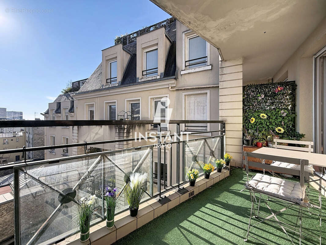 Appartement à CHARENTON-LE-PONT