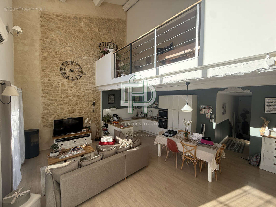 Maison à MOUSSAN