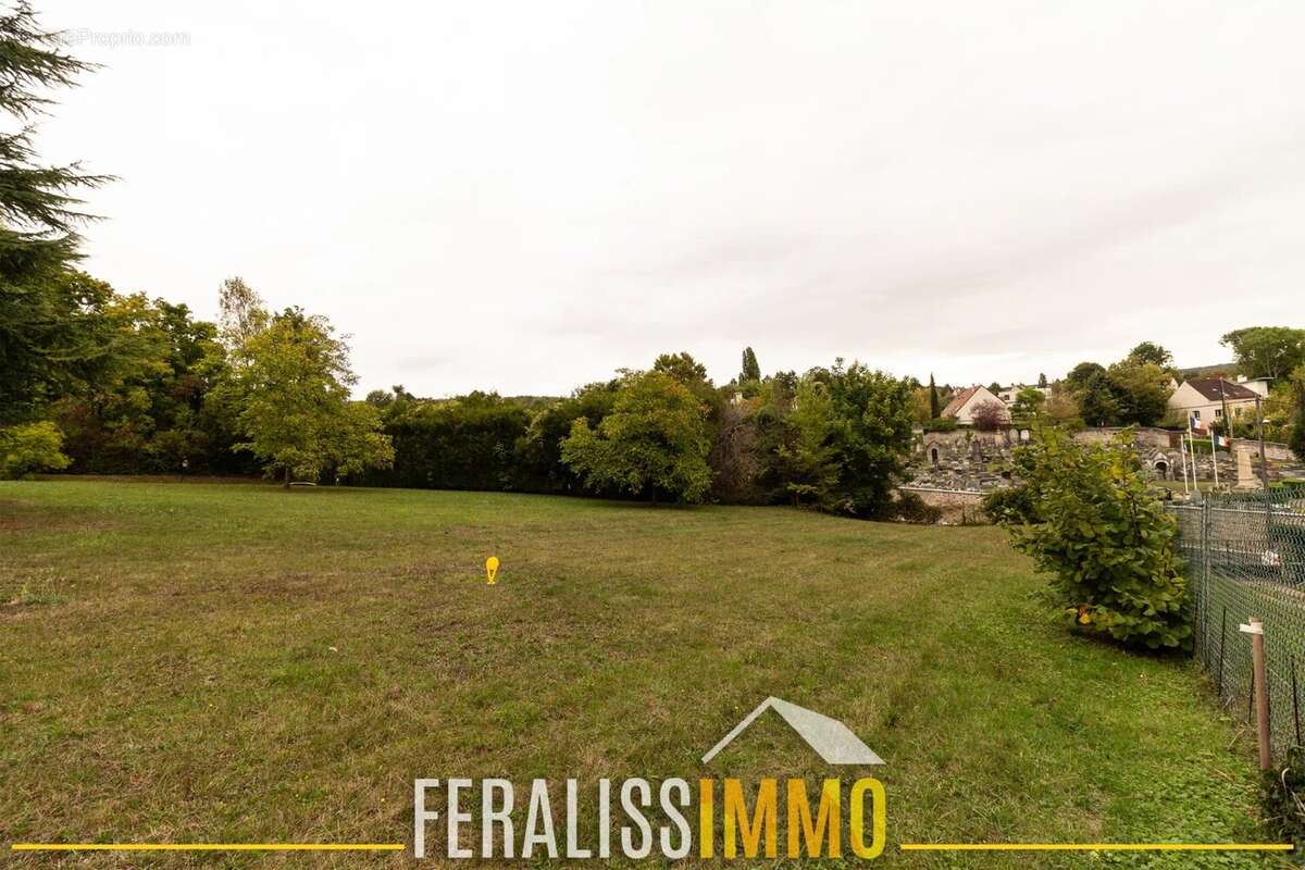 Terrain à VAUX-SUR-SEINE