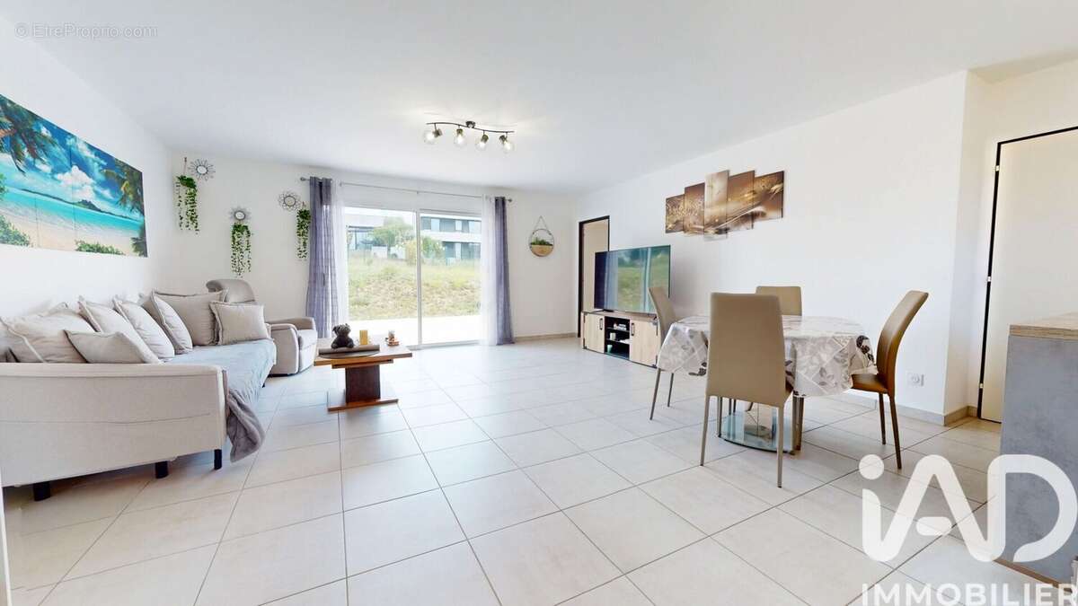 Maison 89 m² à Rouillac  - photo 3