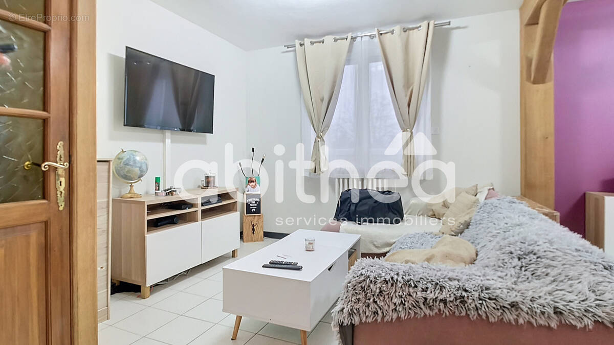 Maison à SAINT-PARRES-AUX-TERTRES