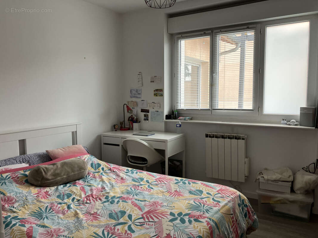 Maison à SAINT-GENIS-LES-OLLIERES