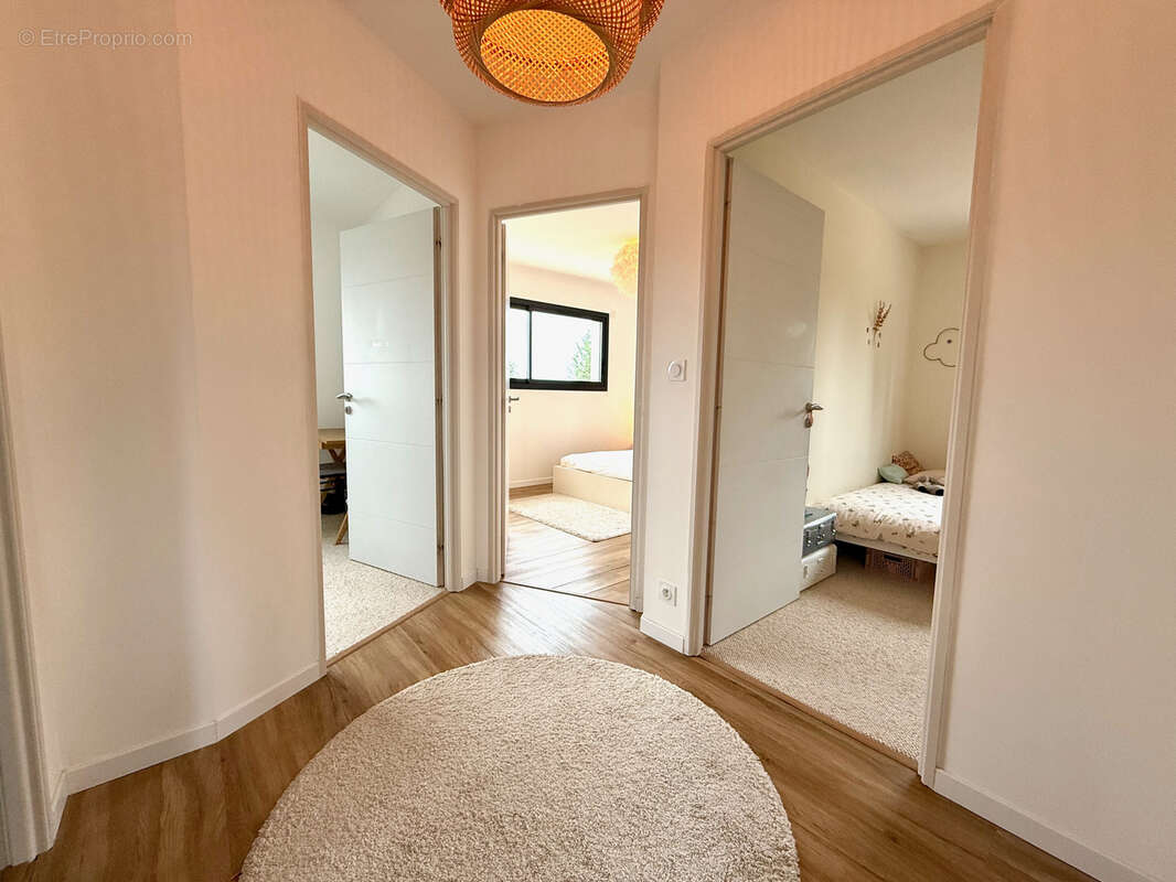 Maison à SAINTE-CECILE-LES-VIGNES