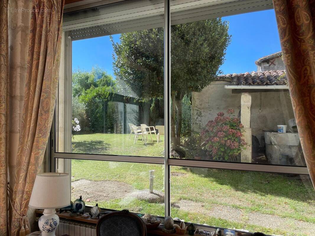 Photo 1 - Maison à MORTAGNE-SUR-GIRONDE
