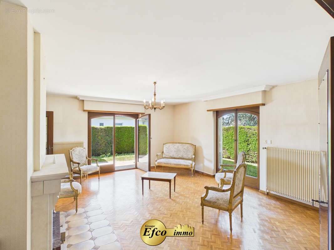 Rare à Pfastatt, maison de plain-pied, Île-de-France, 7 pièces 180 m2 sur 8 ares de terrain avec possibilté ac - photo 3