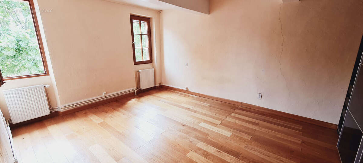 Maison de village 160m²  T5  avec garage, cuisine d'été, jardin, atelier... - photo 13