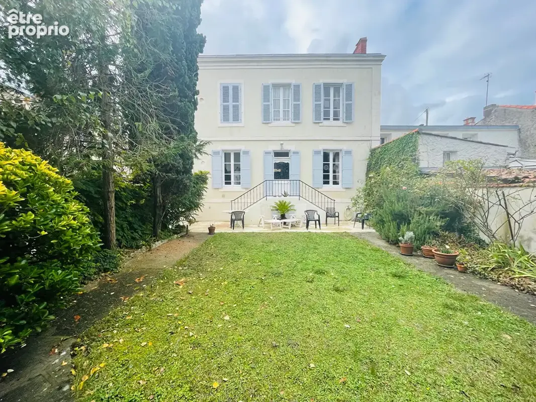 Photo Maison à La Rochelle au prix de 884 000€