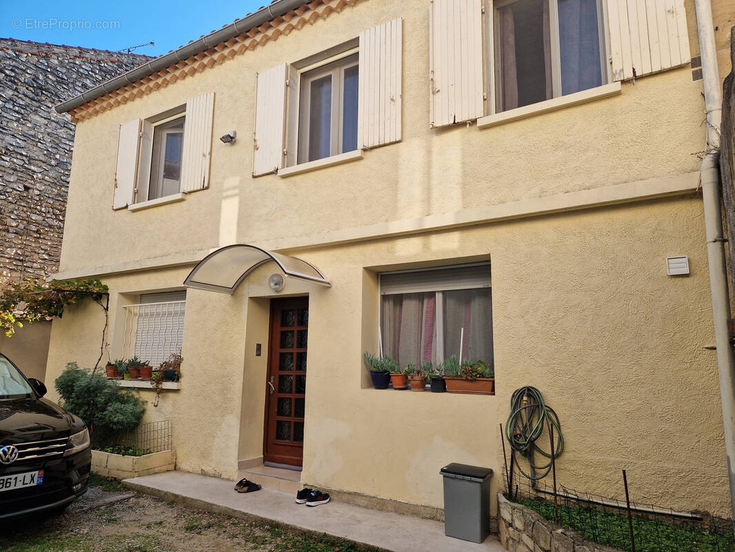 Maison à VALREAS