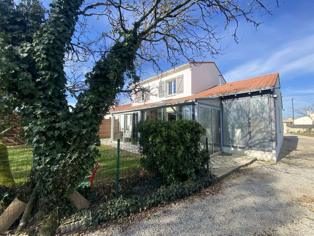 Maison à MONTBERT