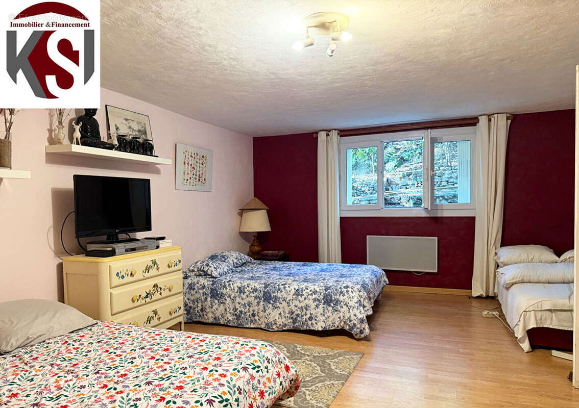 Maison à SEILLONS-SOURCE-D'ARGENS