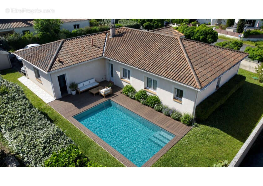 Maison à BLANQUEFORT