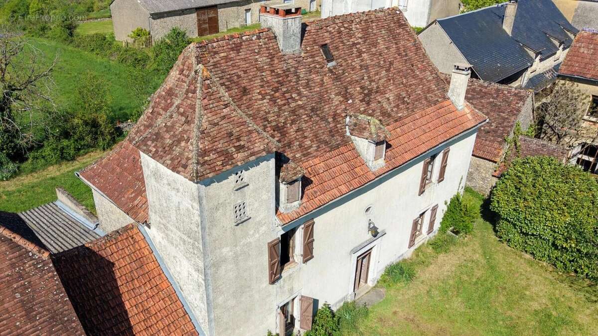 Maison à GOURDON