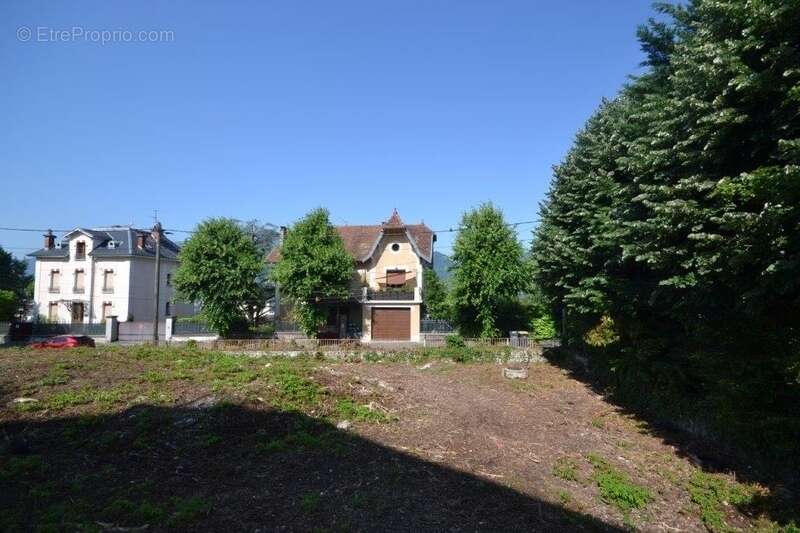 Terrain à AIX-LES-BAINS