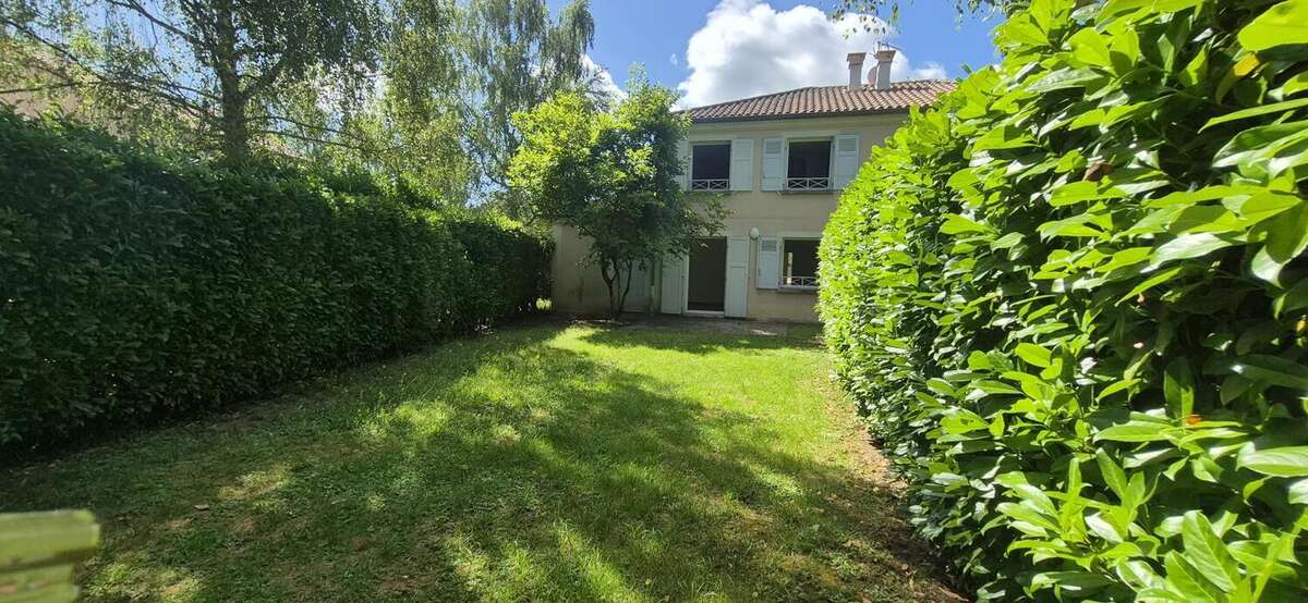 Maison 89 m² à Bourg-En-Bresse  - photo 12